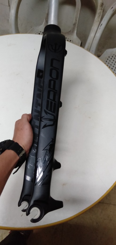 Weapon lightning 9 online rigid fork