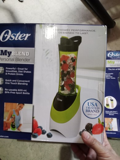 Oster® MyBlend Personal Blender + FREE Sports Bottle - Oster Philippines