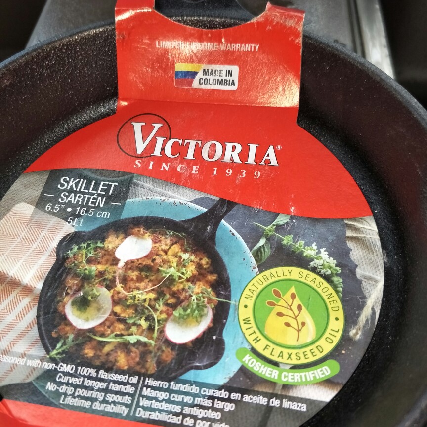 Victoria Small Preseasoned Cast Iron Egg Skillet and Tapas Pan - 6.5