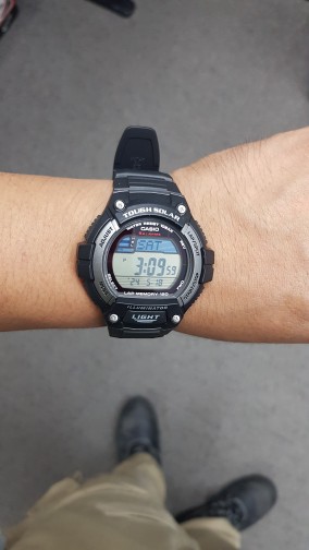 Casio W S220, Fesyen Pria, Jam Tangan di Carousell