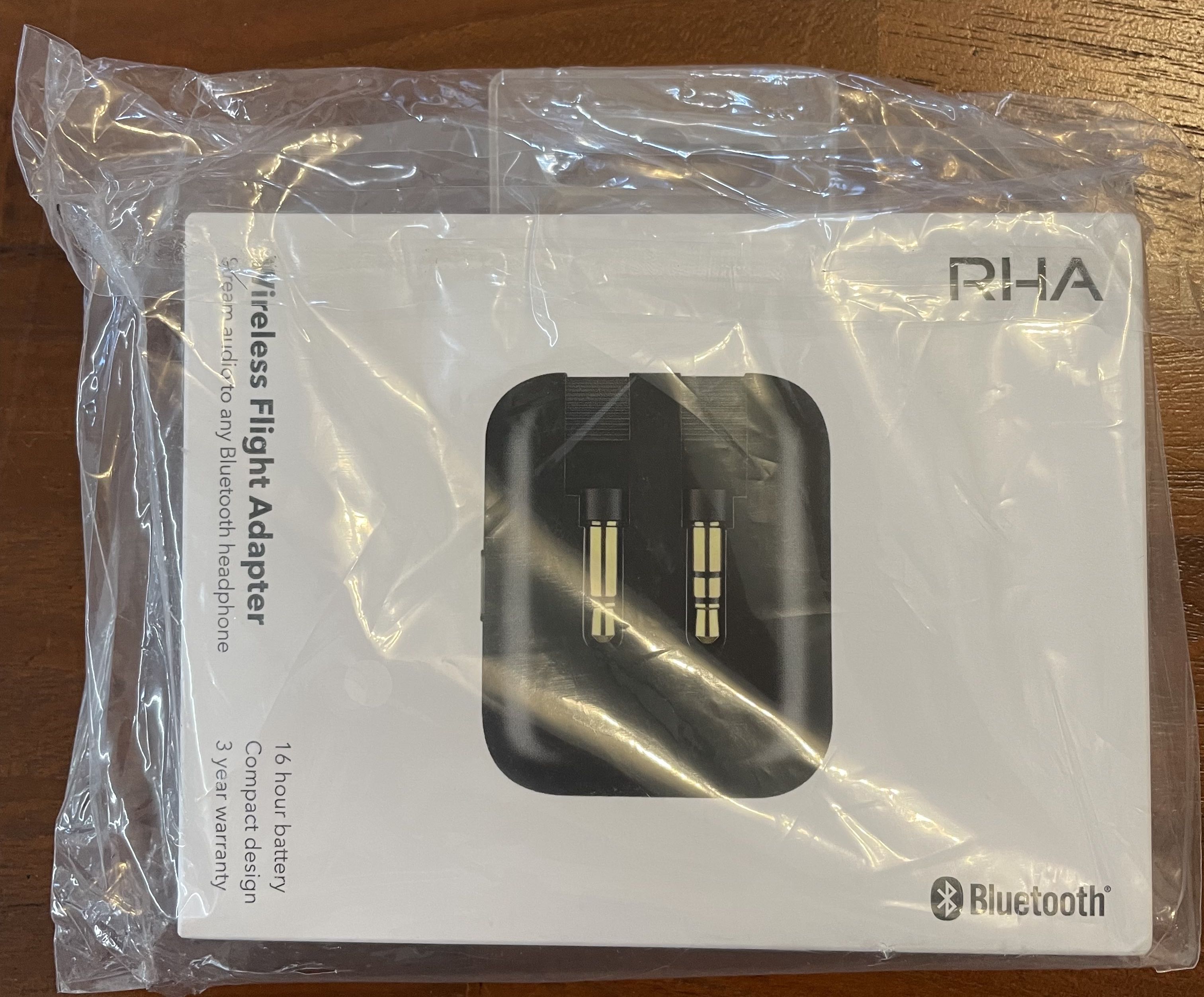 RHA 601712 Wireless Flight Adapter With Bluetooth 5 Audio Transmitter (Pack  of 1) : : Electronics