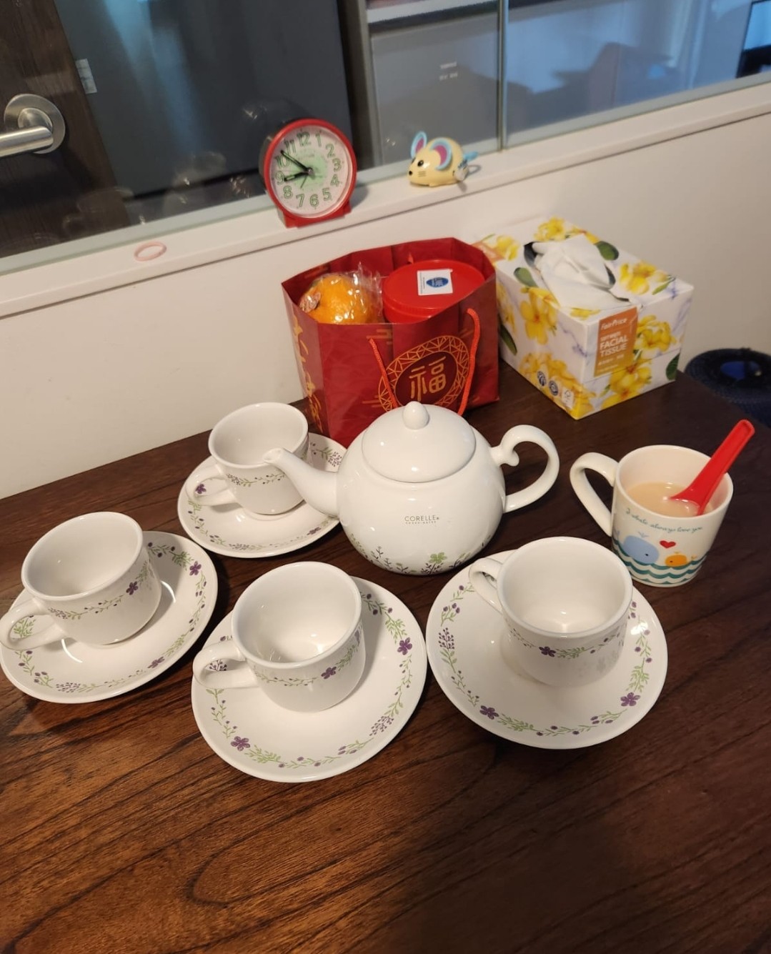 Corelle Coordinates 4pc 226ml Cup & Saucer Set With Free 850ml Tea