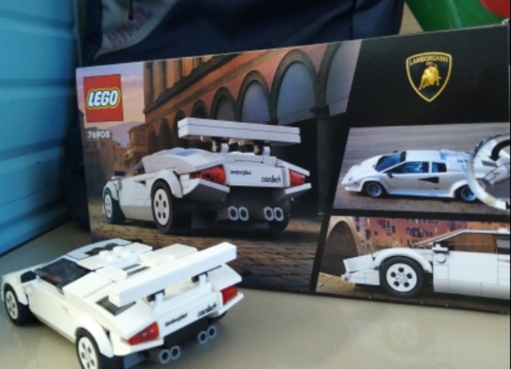 LEGO 76908 LAMBORGHINI COUNTACH V29