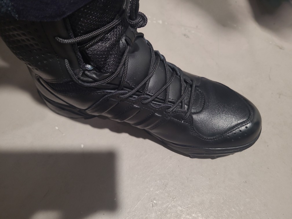 adidas gsg9 boots