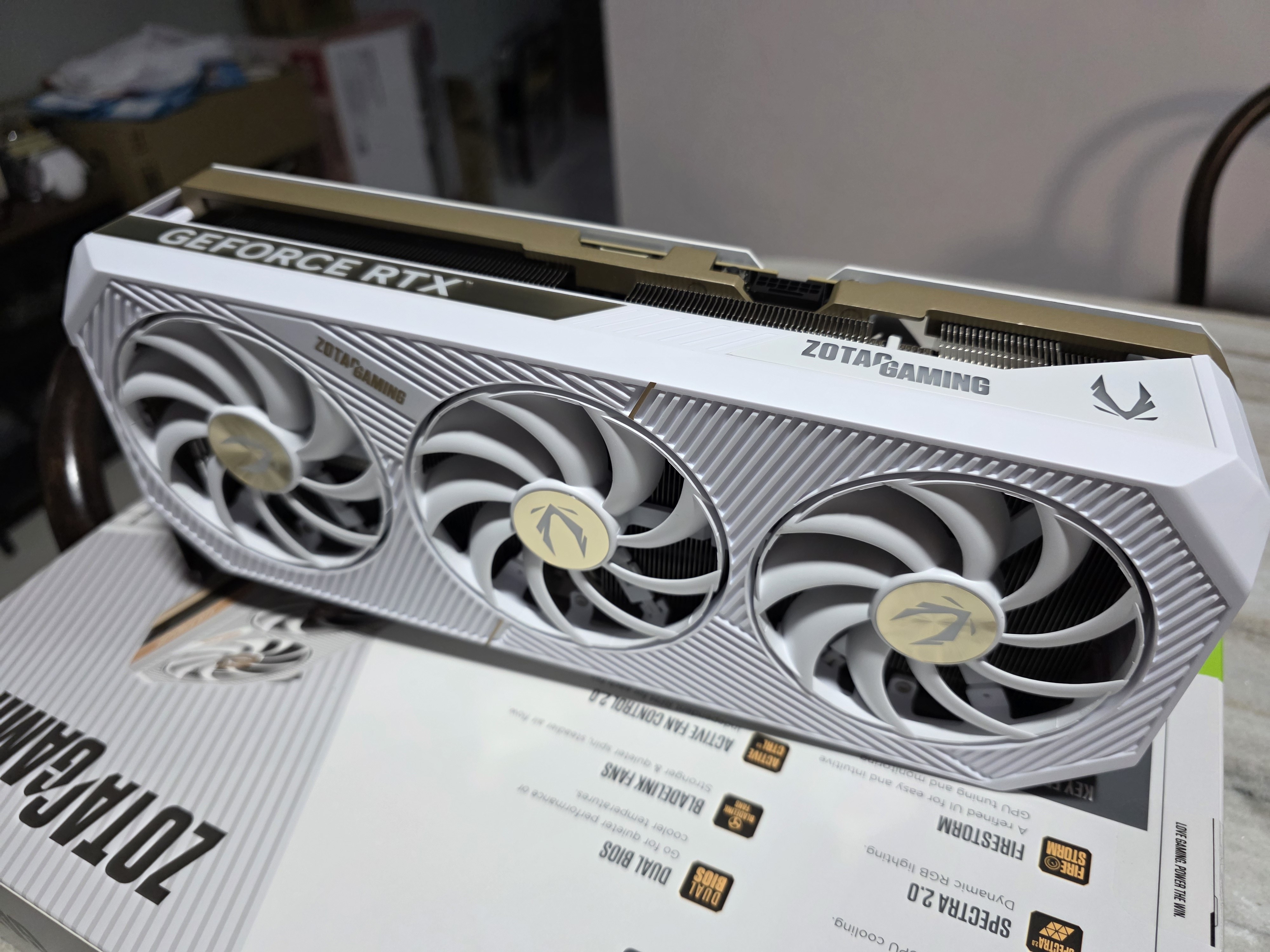 ZOTAC GAMING GeForce RTX 5090 SOLID OC White Edition 32GB GDDR7