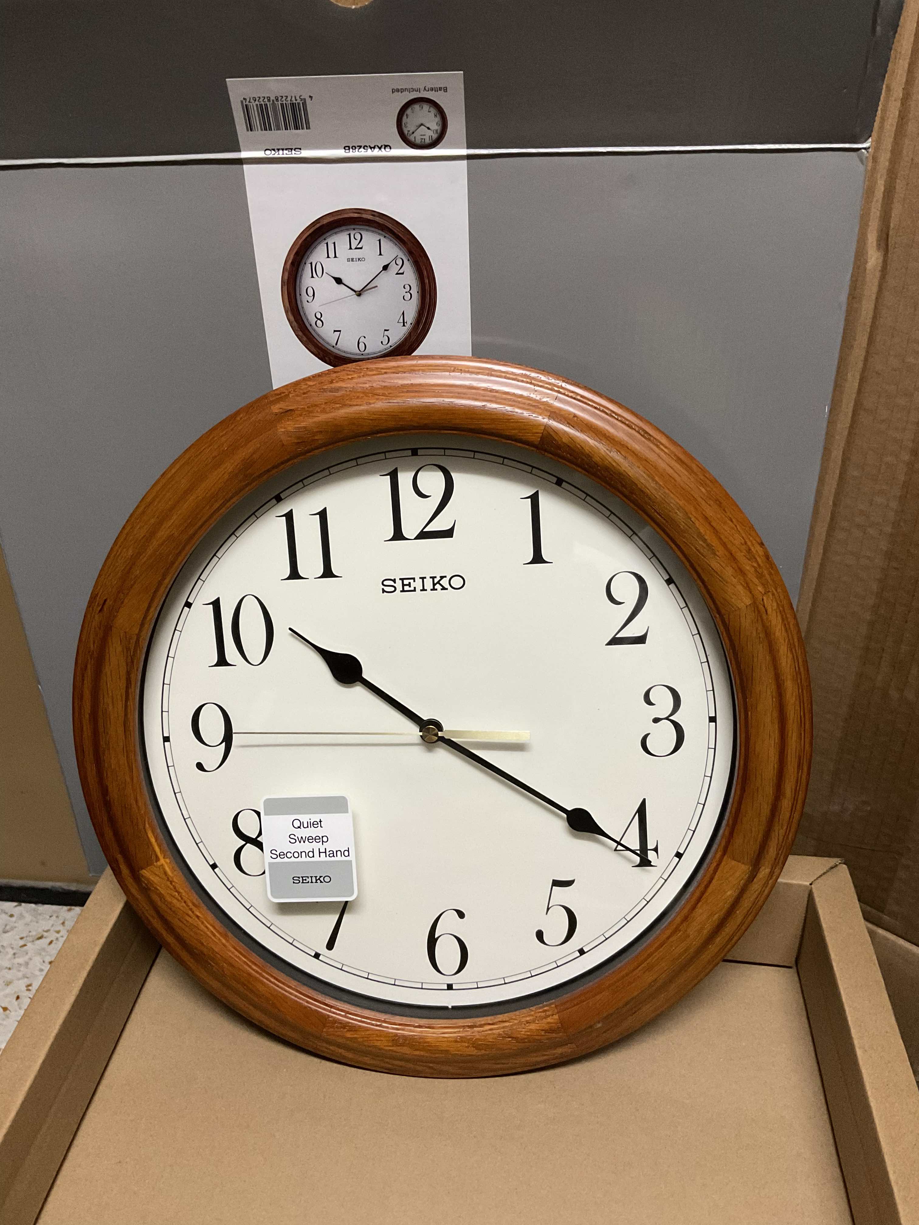 100% ORIGINAL SEIKO Quiet Sweep Analogue Wooden Wall Clock QXA528