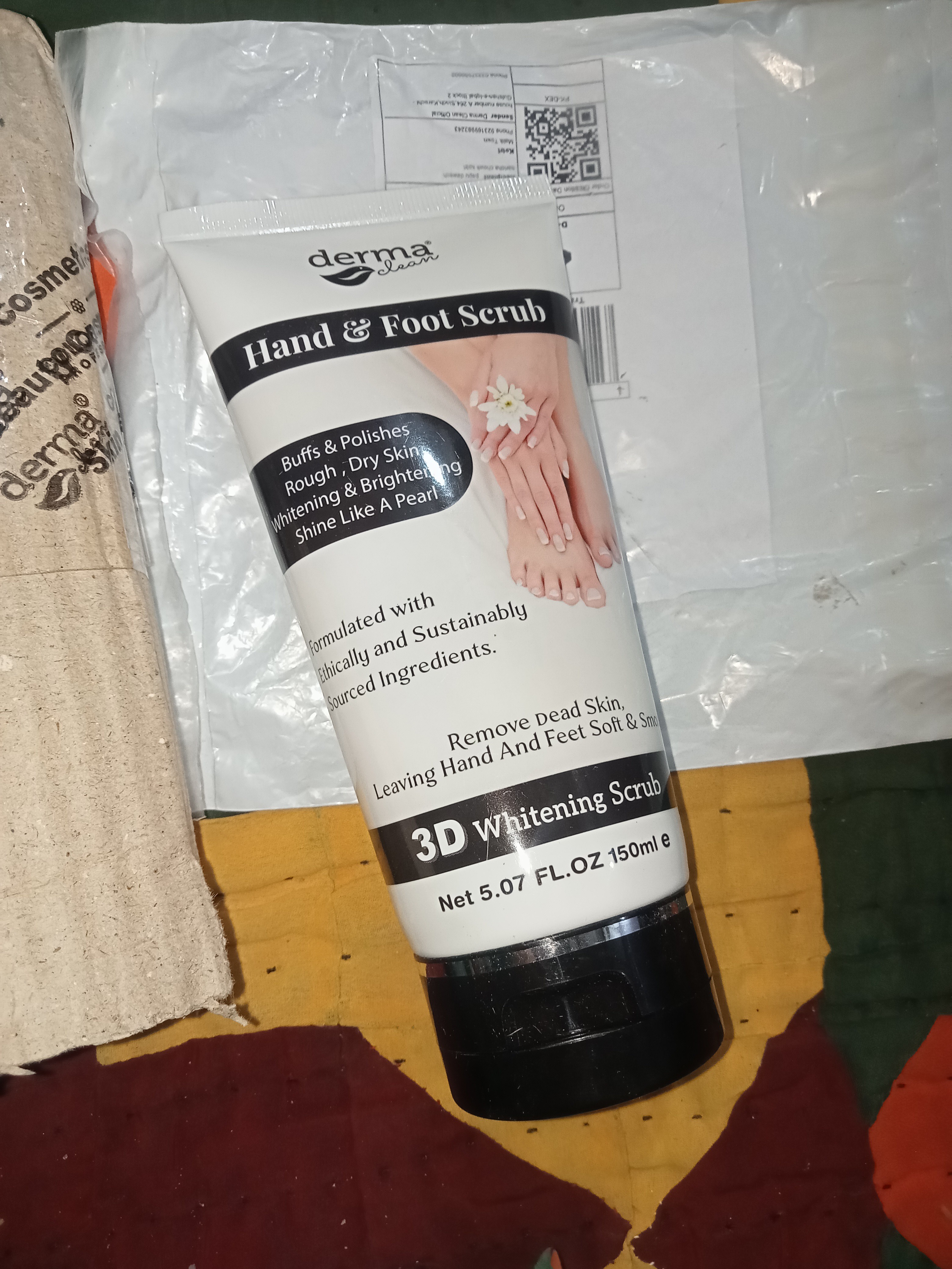 Derma Clean Hand And Foot Scrub 150 Ml Exfoliating Body Wash for