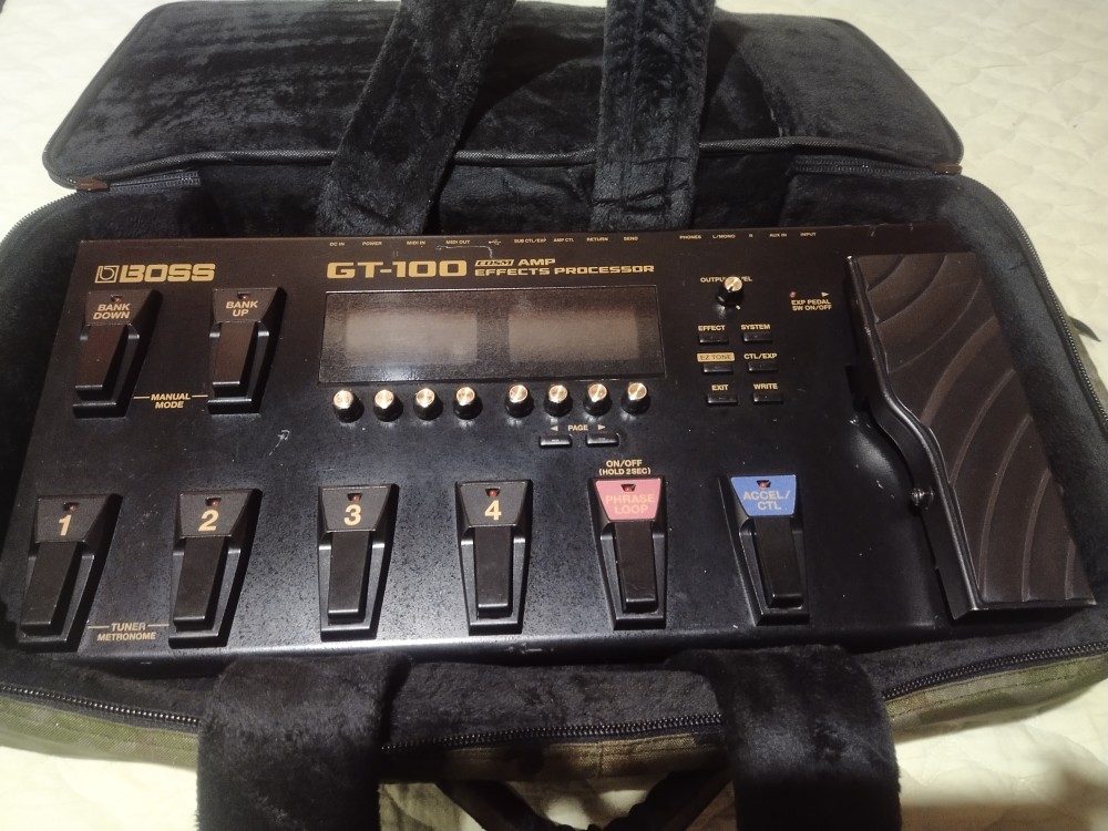 BOSS GT-100 GUITAR MULTI EFFECTS CASE BAG BOSS GT100 WILL BOSS GT-100 GUITAR MULTI EFFECTS CASE BAG BOSS GT100 WILL