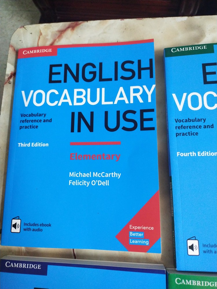 English Grammar in Use Essential, Intermediate, Advanced/Vocabulary in Use  /dioms in Use**WITHOUT E BOOKS & AUDIO**