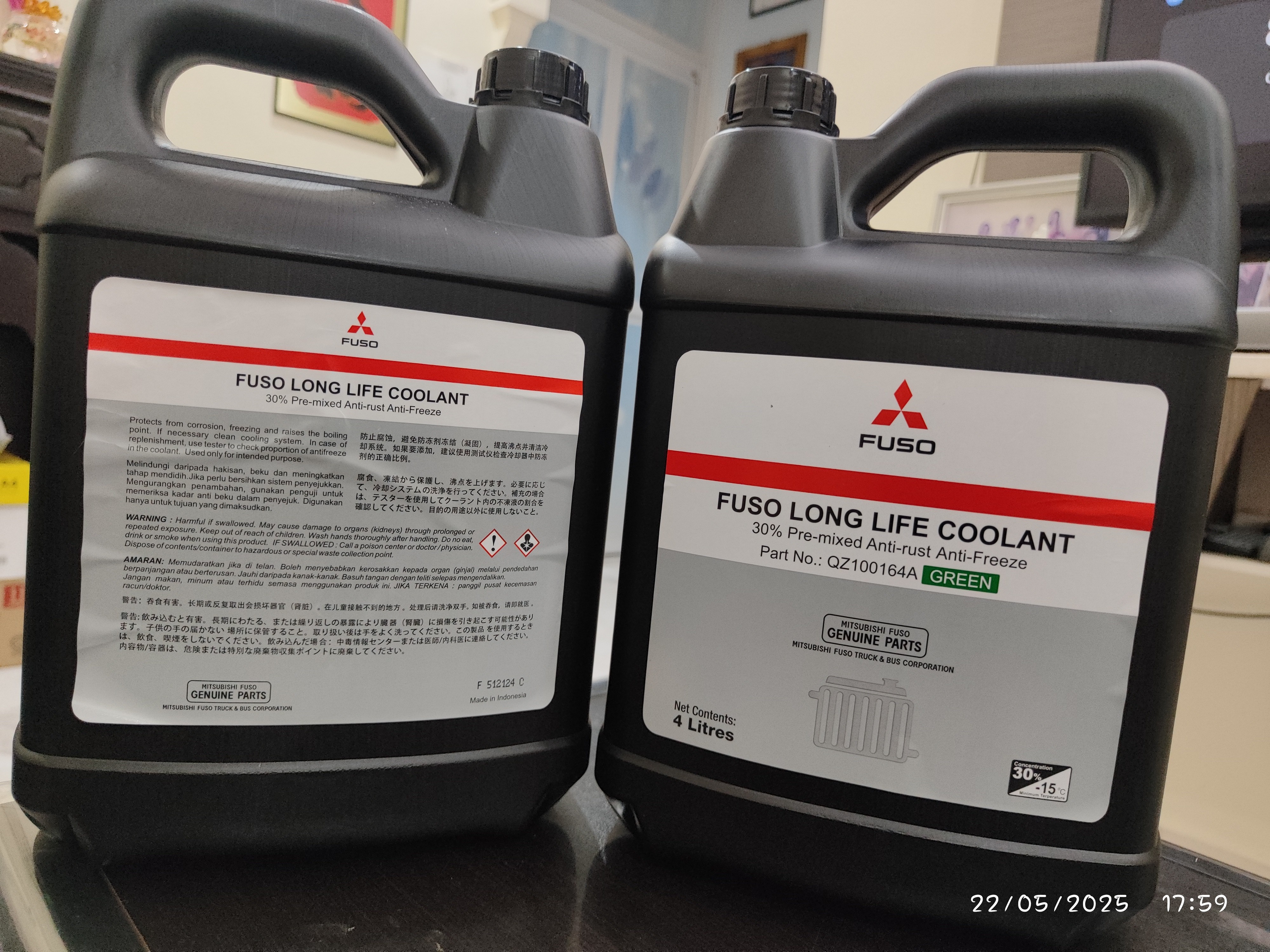 Mitsubishi FUSO Long Life Radiator Coolant (Green) 4 Liter 4 Liter