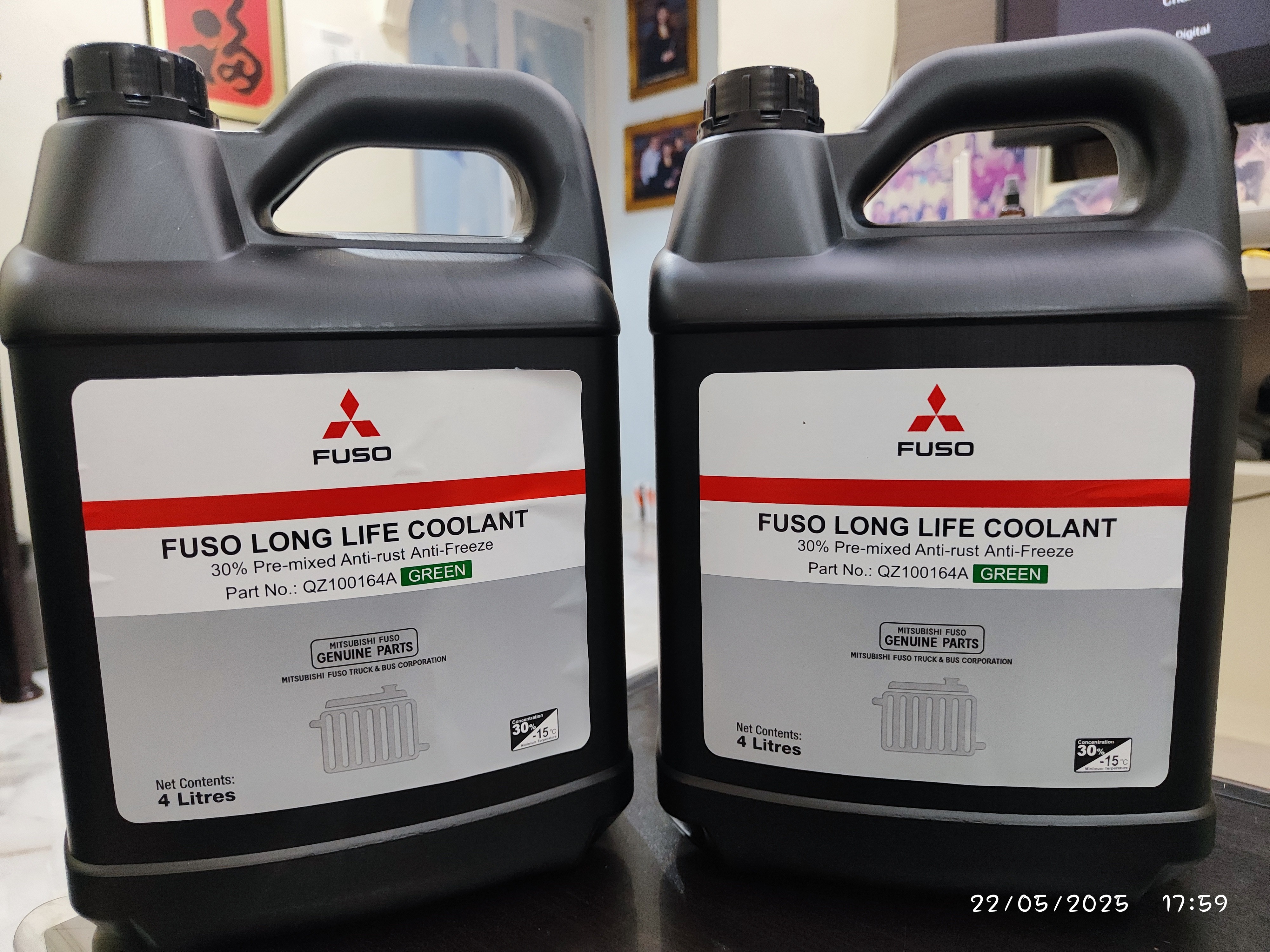 Mitsubishi FUSO Long Life Radiator Coolant (Green) 4 Liter 4 Liter