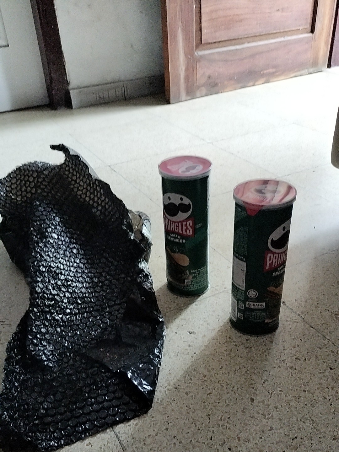 Pubik sochlarning yaqindan pornografik fotosuratlari