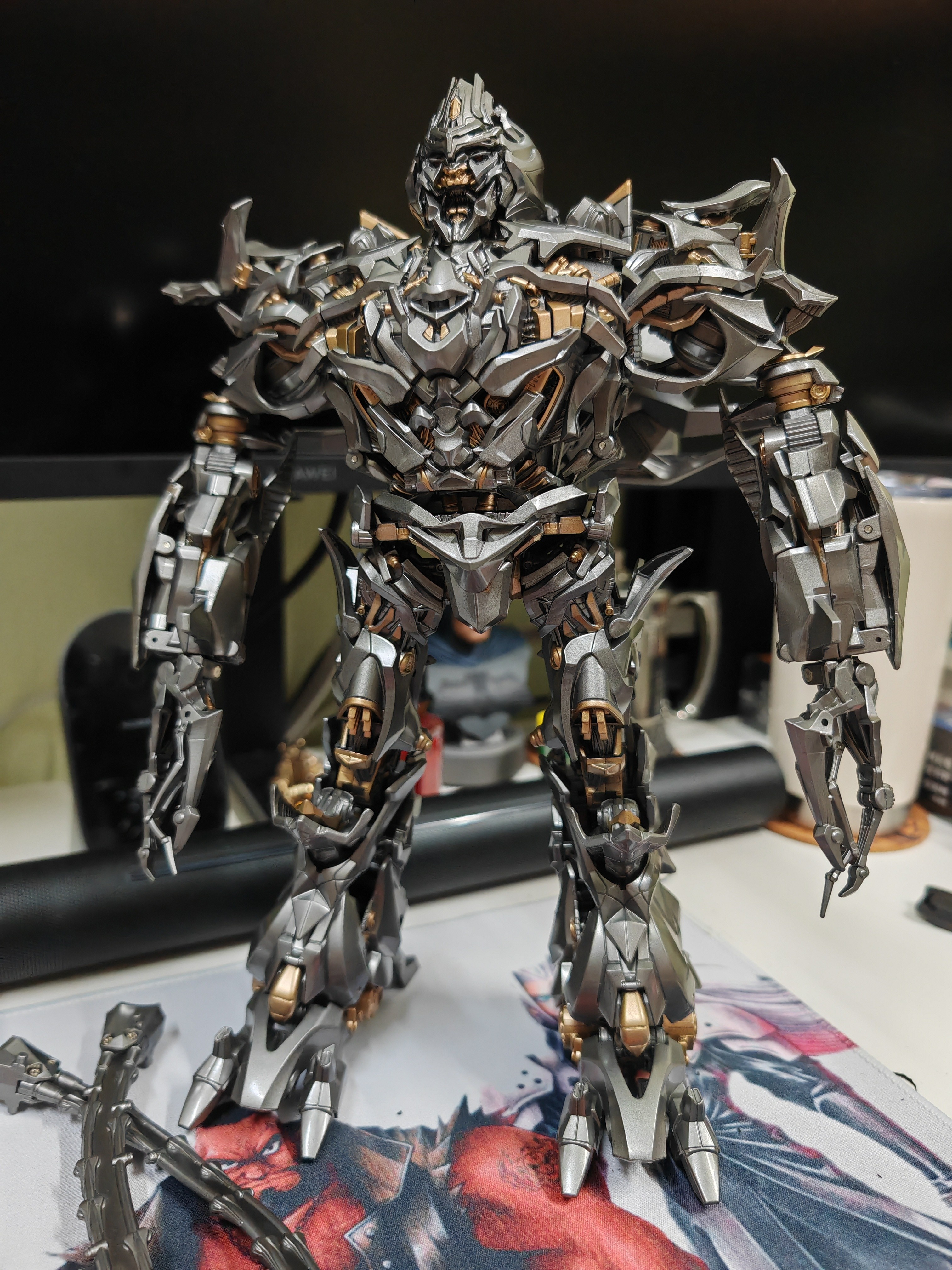 Honey Badger KO Transformable Robot - Movie Masterpiece MPM-8