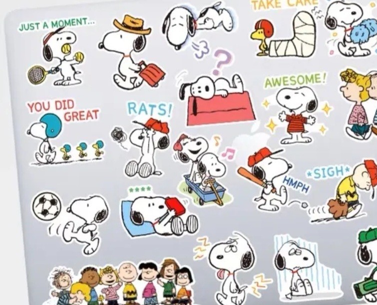 Studio Exclusive) Snoopy - Peanuts Character Beagle Cartoon Waterproof Decal  Stickers