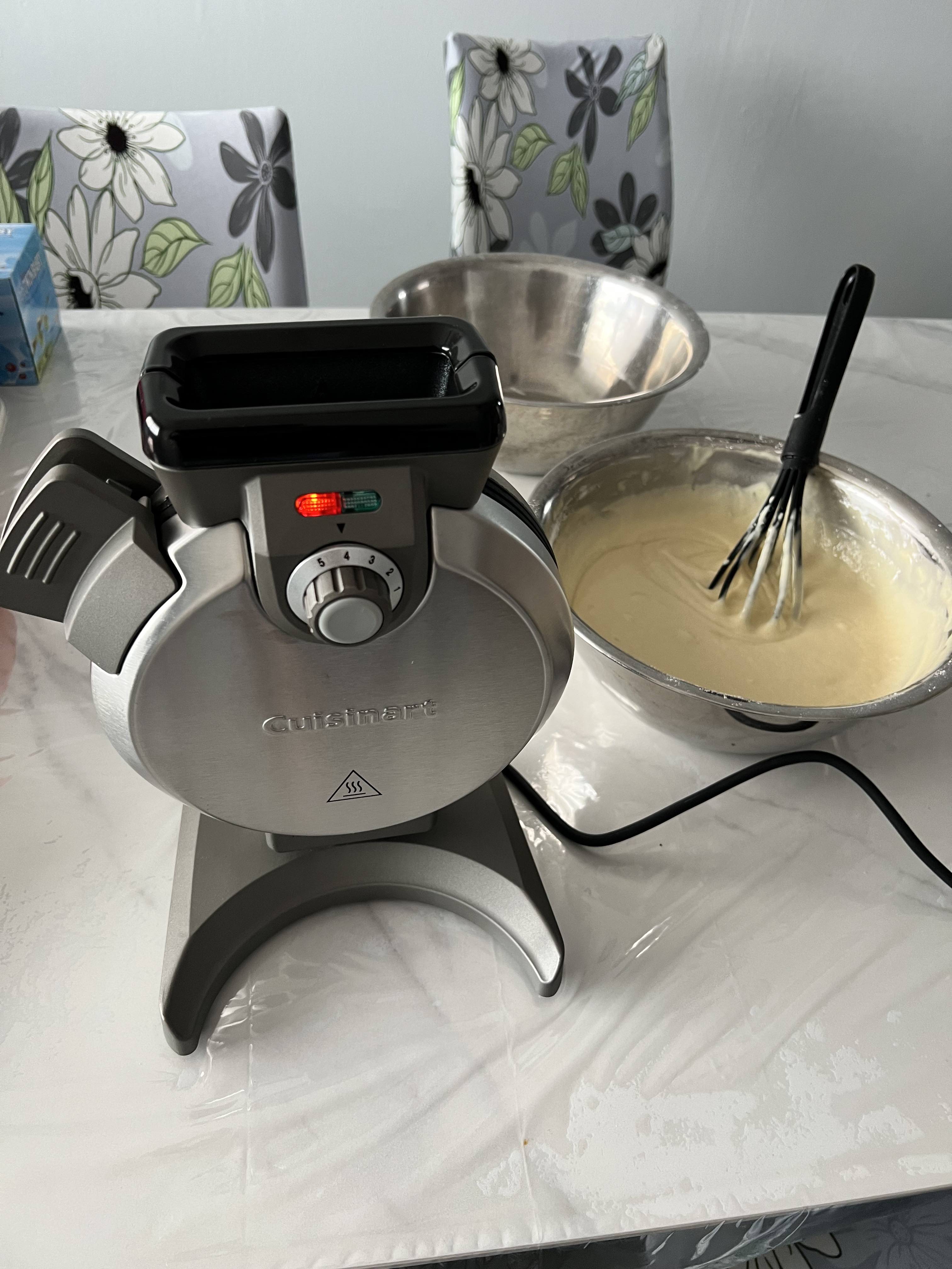 Cuisinart WAF-V100KR Vertical Waffle Maker Pan Kitchen Cooker